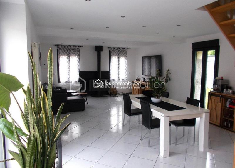 Maison en pierre - 160 m² - 6 pièces