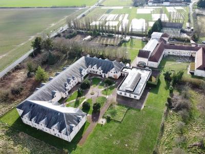 Manoir - 1 800 m² - 100 pièces