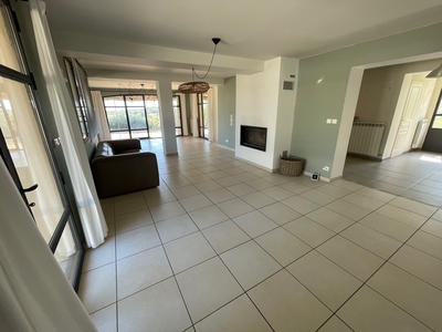 Maison - 200 m² - 9 pièces