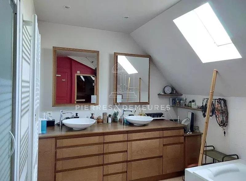 Maison - 190 m² - 8 pièces