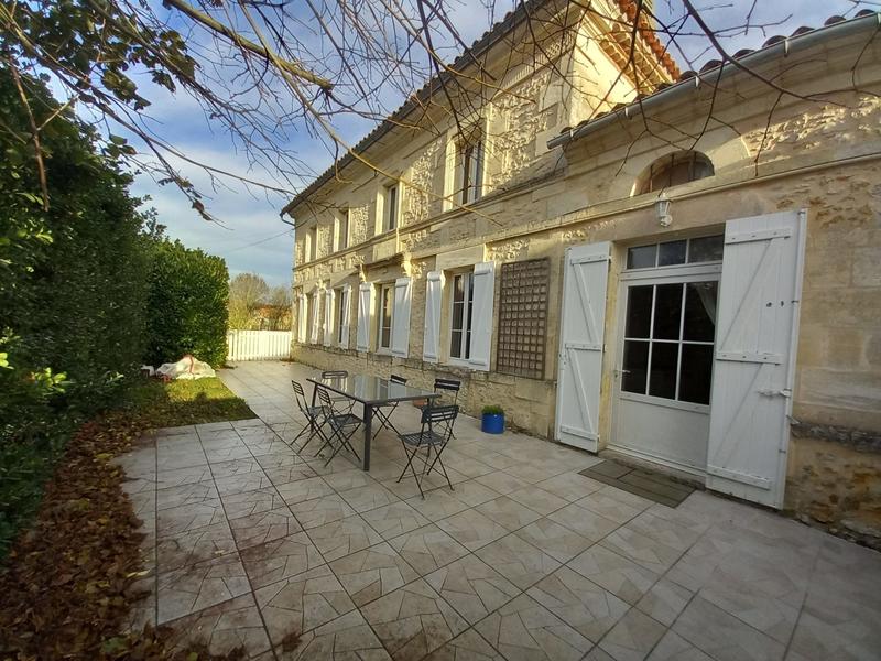 Maison ancienne - 210 m² - 6 pièces