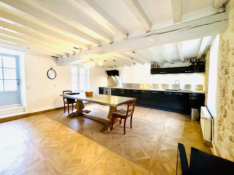 Maison - 203 m² - 7 pièces