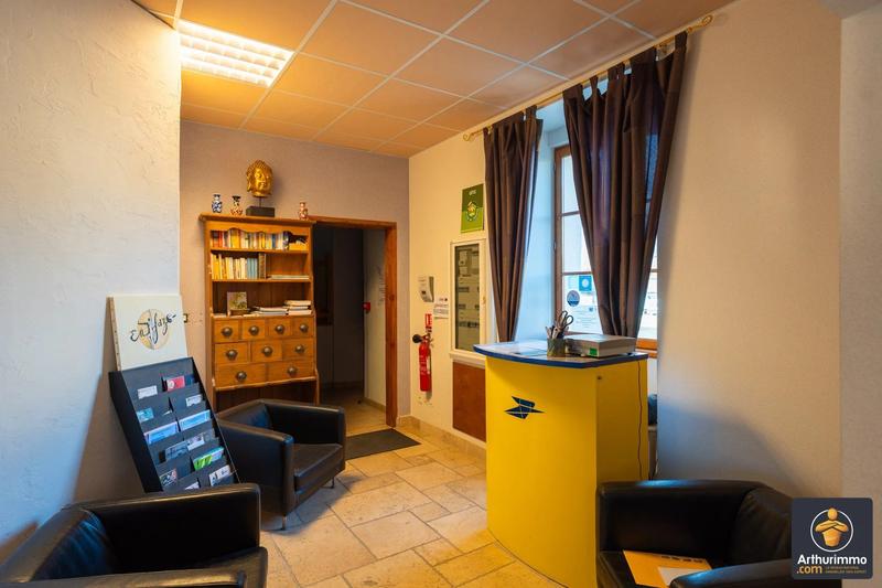 Maison - 520 m² - 15 pièces