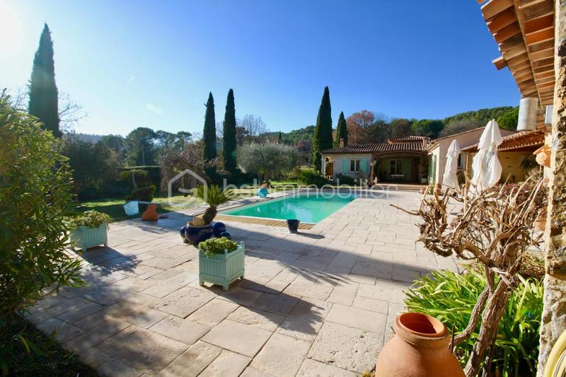 Propriété - 314 m² - 10 pièces