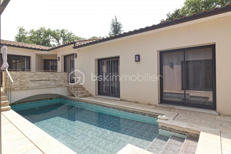 Villa - 170 m² - 6 pièces