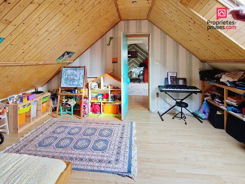 Maison - 90 m² - 5 pièces