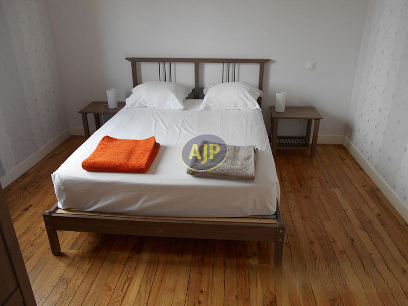 Maison - 201 m² - 11 pièces