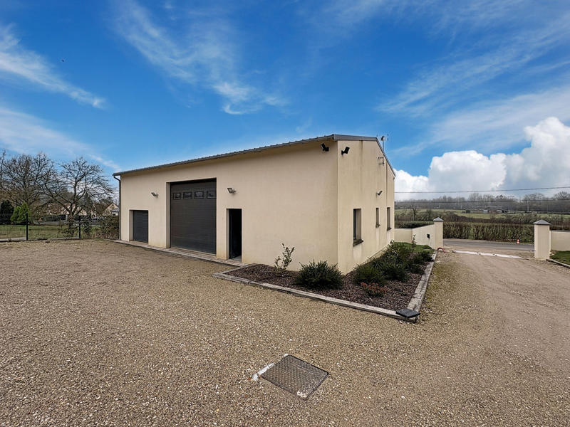 Maison - 420 m² - 7 pièces