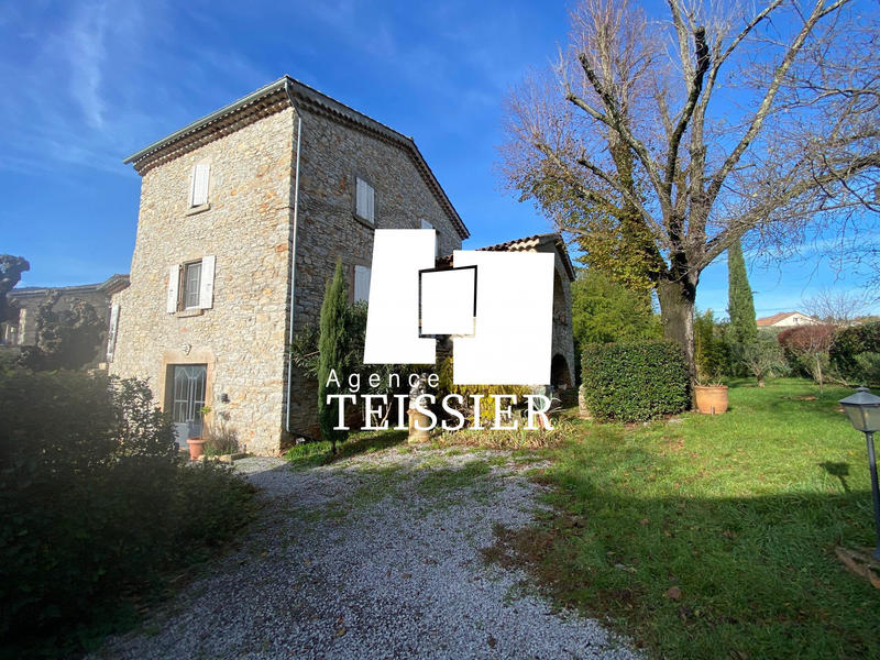 Maison - 181 m² - 6 pièces