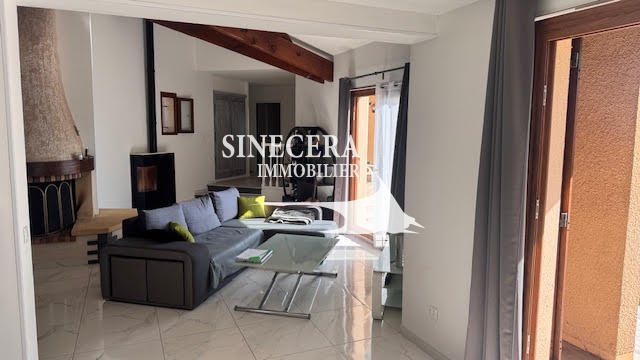 Villa - 198 m² - 10 pièces