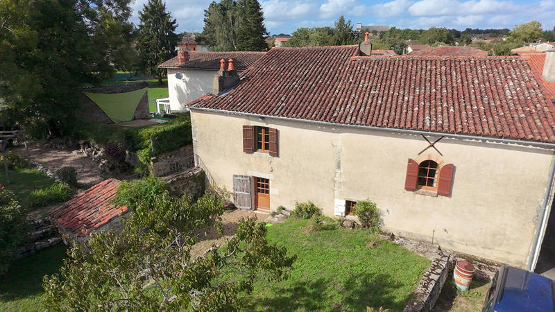 Maison - 245 m² - 7 pièces