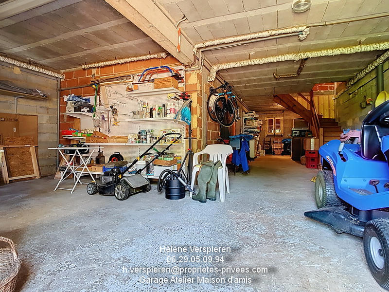 Maison - 300 m² - 12 pièces