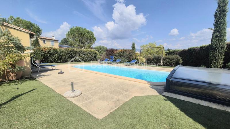 Villa - 252 m² - 9 pièces
