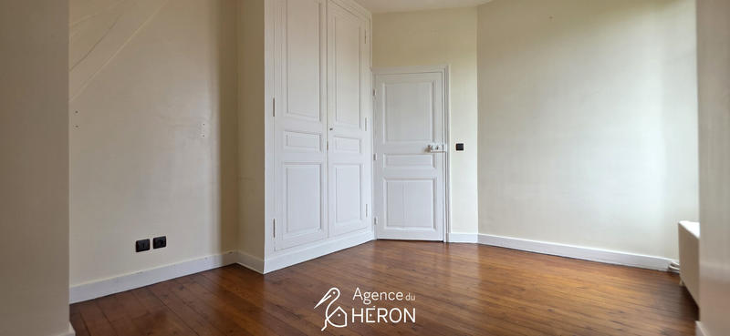 Maison - 240 m² - 9 pièces