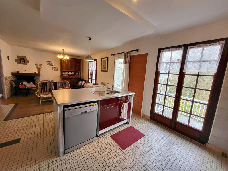 Maison - 93 m² - 5 pièces