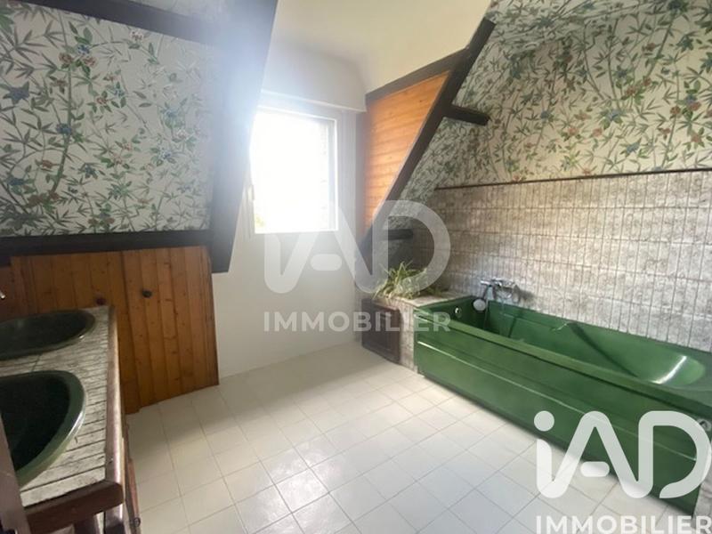 Maison - 224 m² - 7 pièces