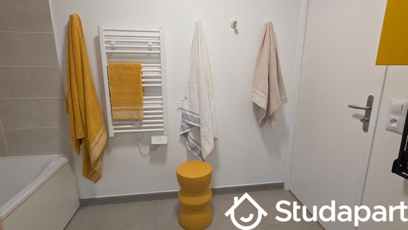 Chambre - 10 m² - 1 pièce