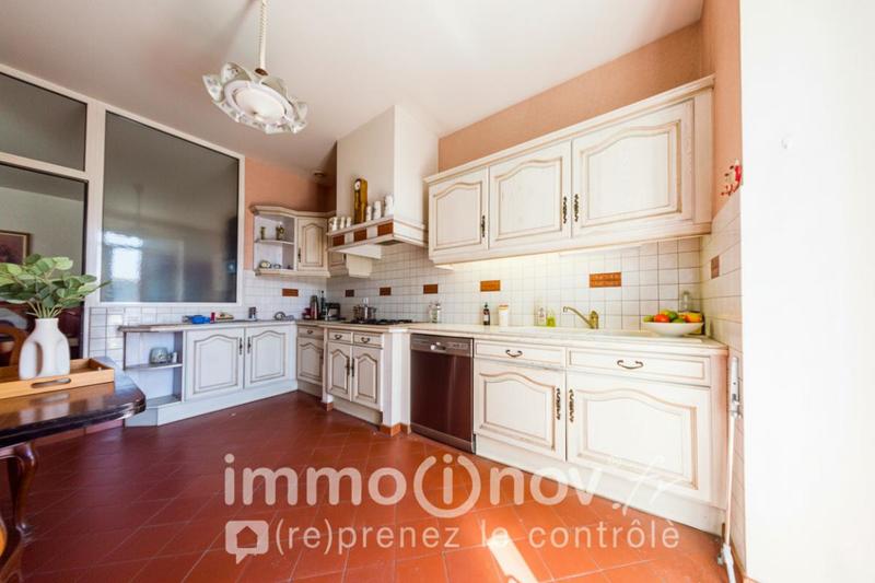 Maison - 280 m² - 6 pièces