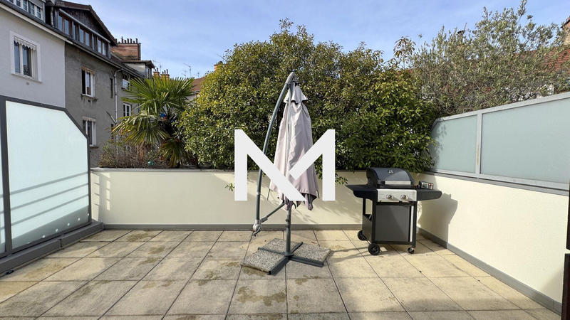 Appartement - 100 m² - 3 pièces