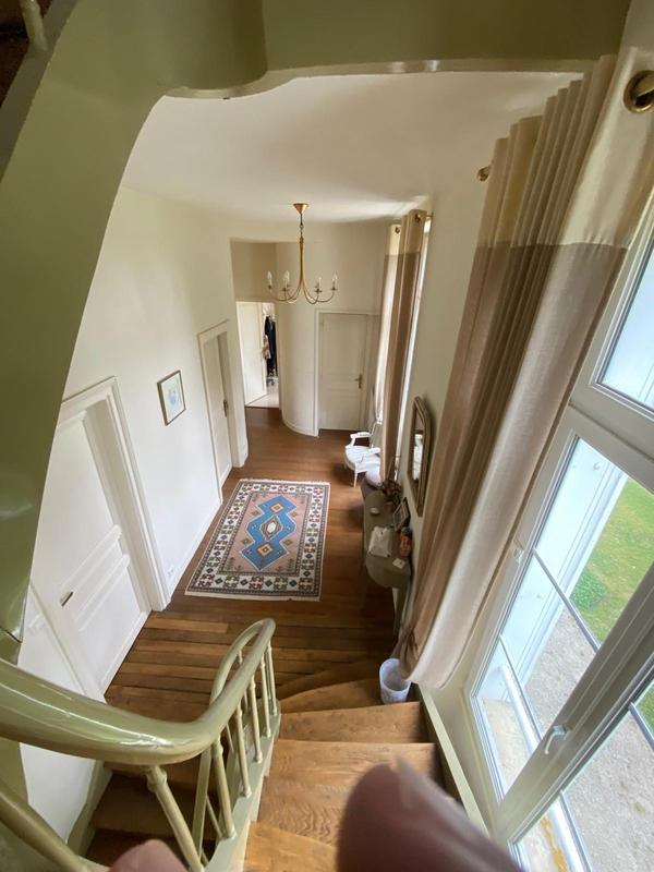 Maison - 266 m² - 8 pièces