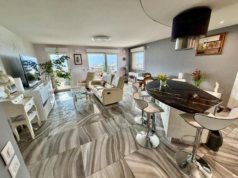 Appartement - 90 m² - 3 pièces