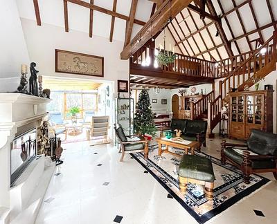 Maison - 297 m² - 9 pièces
