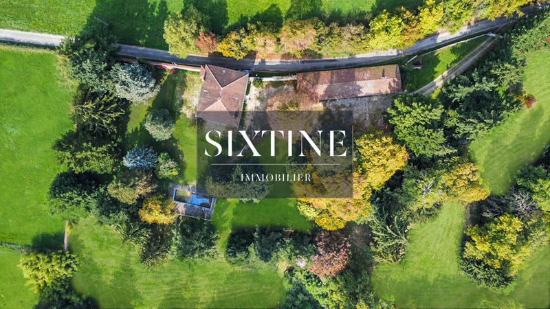 Maison - 312 m² - 9 pièces