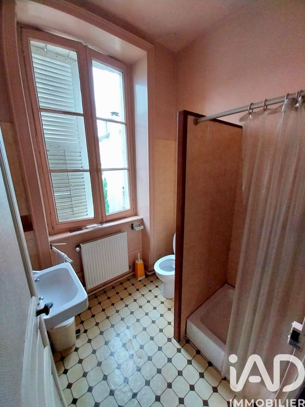 Maison - 181 m² - 7 pièces