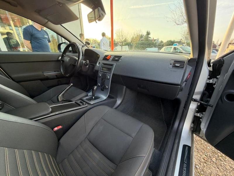 Volvo S40 2.0 D3 150ch – Berline Confort &amp; Fiable 2011 127 000km - Garantie 6 Mois