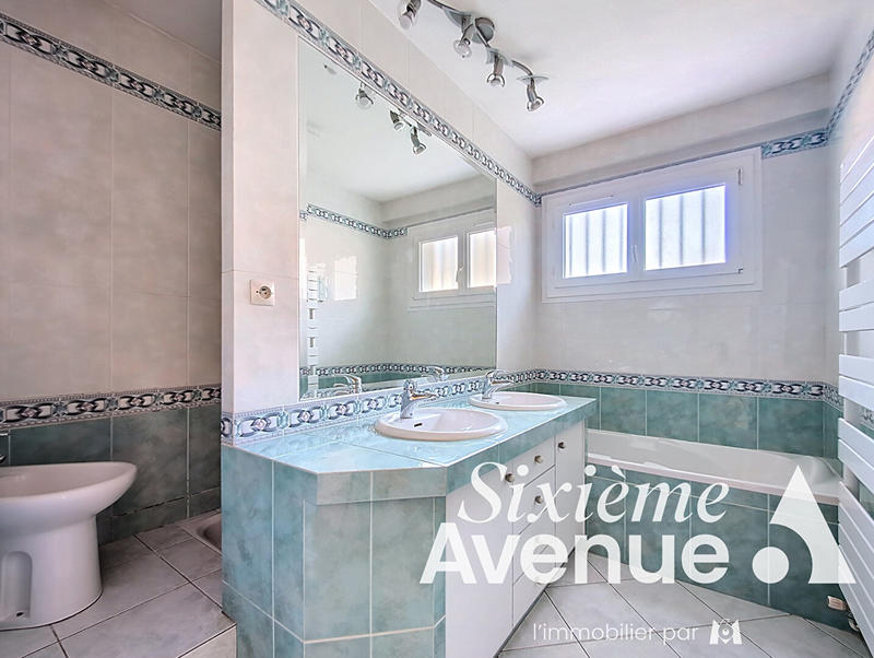 Maison - 136 m² - 6 pièces