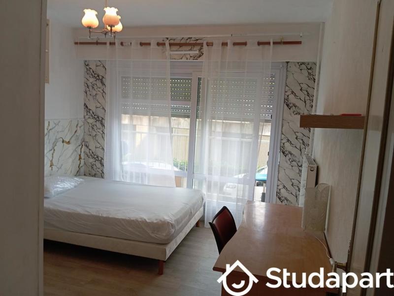 Chambre - 11 m² - 1 pièce