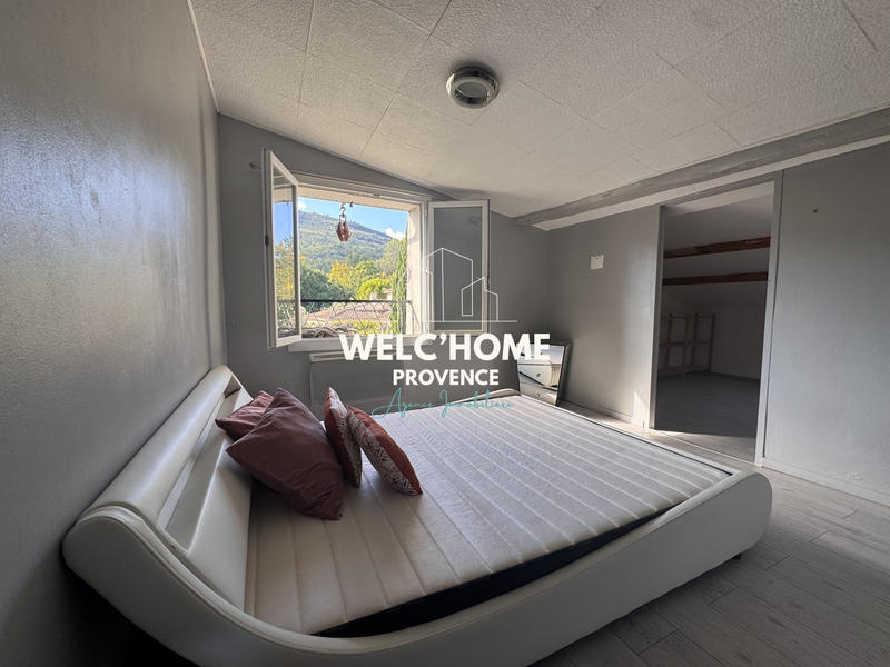 Maison - 98 m² - 5 pièces