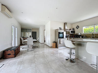 Maison - 104 m² - 4 pièces