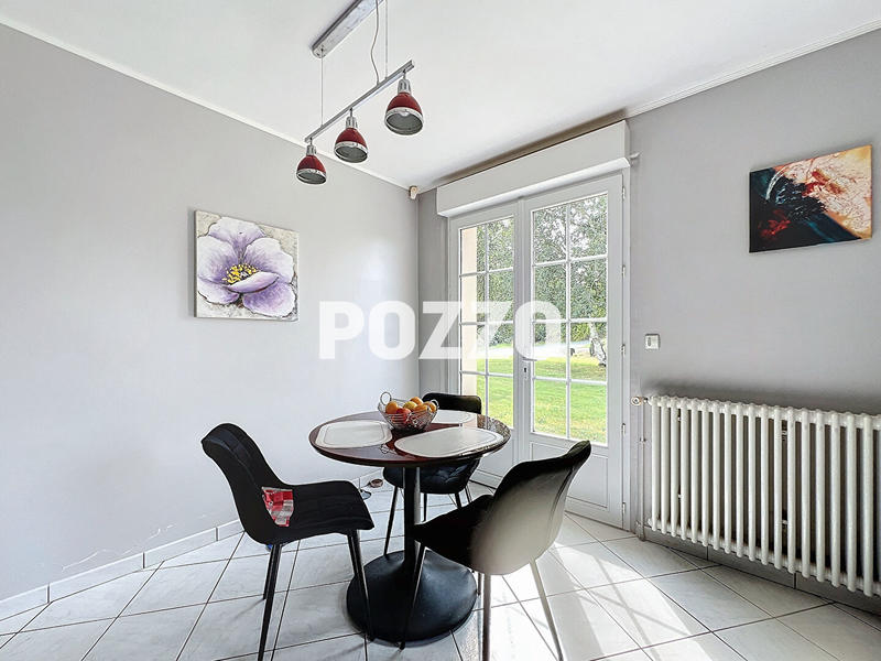 Maison - 255 m² - 8 pièces