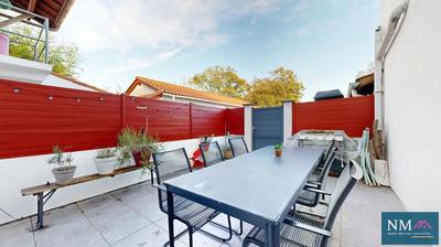 Maison - 99 m² - 4 pièces