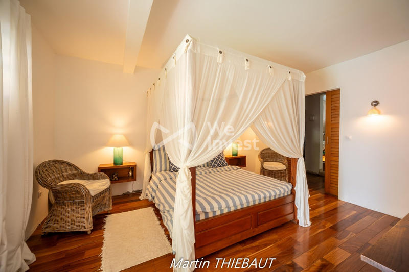 Maison - 200 m² - 6 pièces