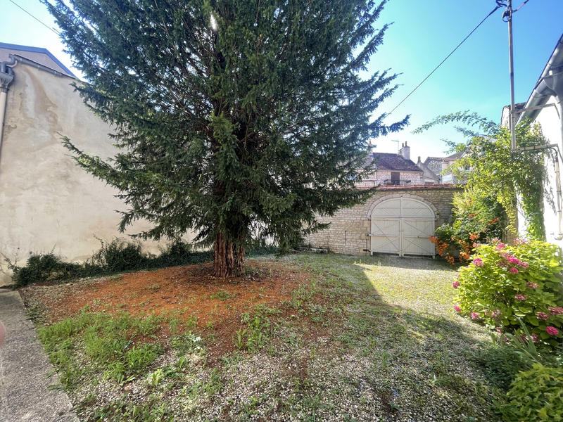 Maison - 330 m² - 10 pièces