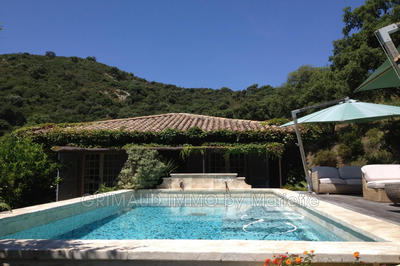 Maison - 250 m² - 8 pièces