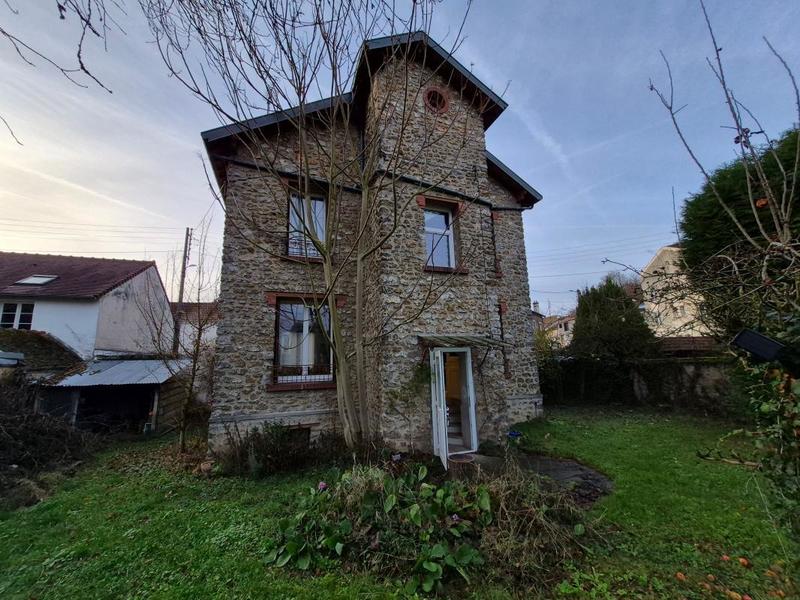 Maison - 96 m² - 4 pièces