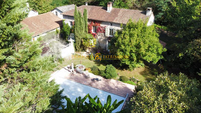 Maison - 304 m² - 7 pièces