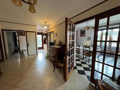Maison - 213 m² - 7 pièces