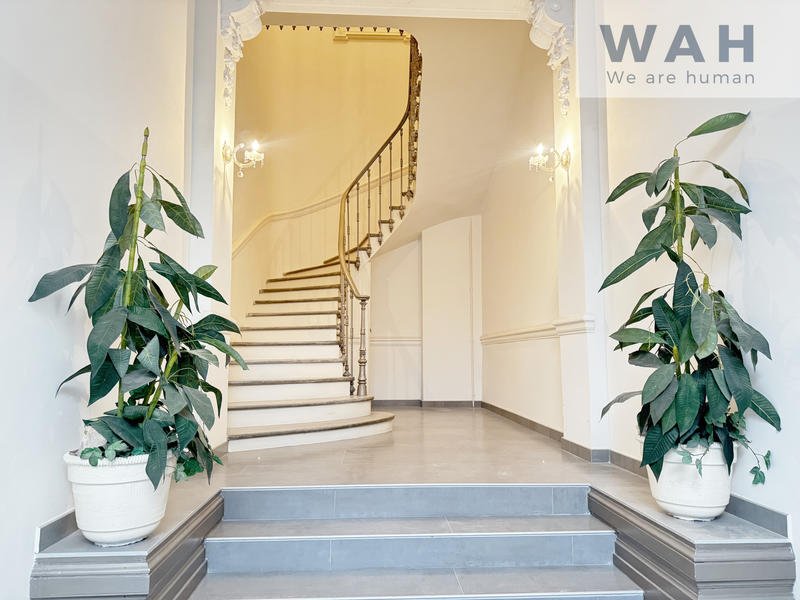 Appartement - 270 m² - 7 pièces