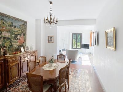 Appartement - 90 m² - 4 pièces