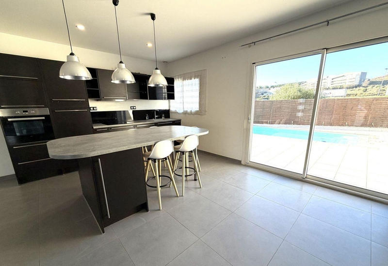 Maison - 142 m² - 4 pièces