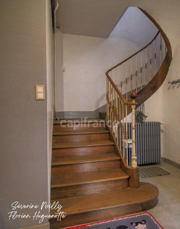 Maison bourgeoise - 252 m² - 8 pièces