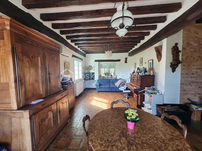 Maison traditionnelle - 308 m² - 10 pièces