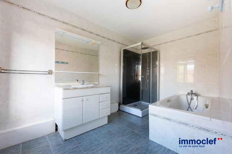 Maison - 98 m² - 4 pièces