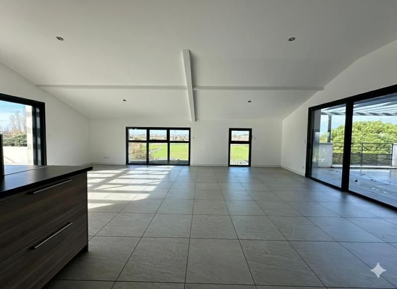 Appartement - 115 m² - 4 pièces