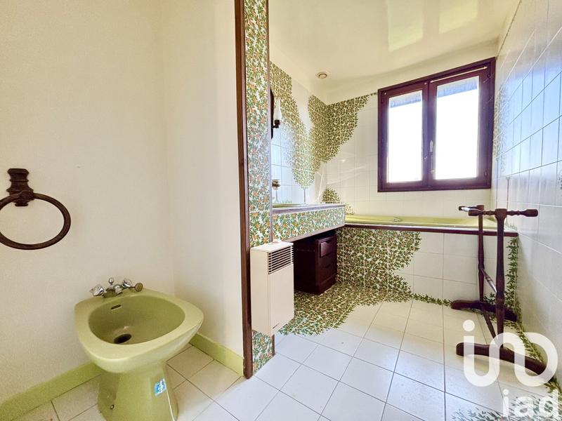 Maison - 215 m² - 8 pièces