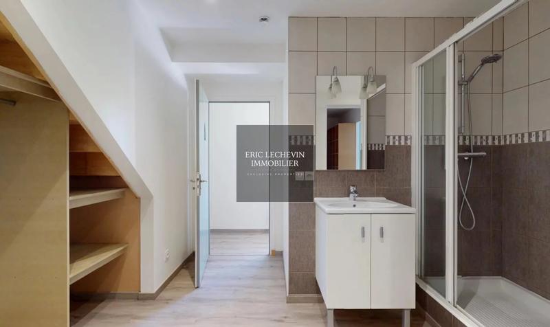 Maison - 156 m² - 8 pièces